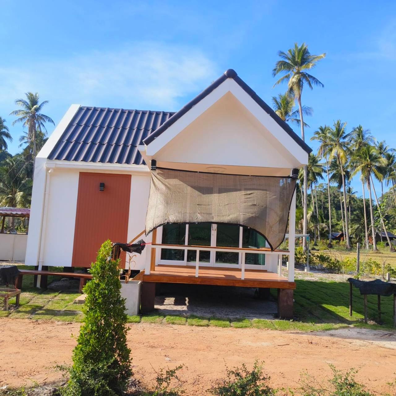 Koh Kood Neverland Beach Resort Ko Kut Exterior photo